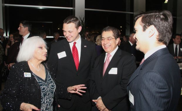 Maria Llaca and consul